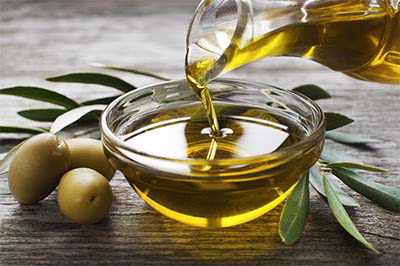 L'olio d'oliva L'olio d'oliva